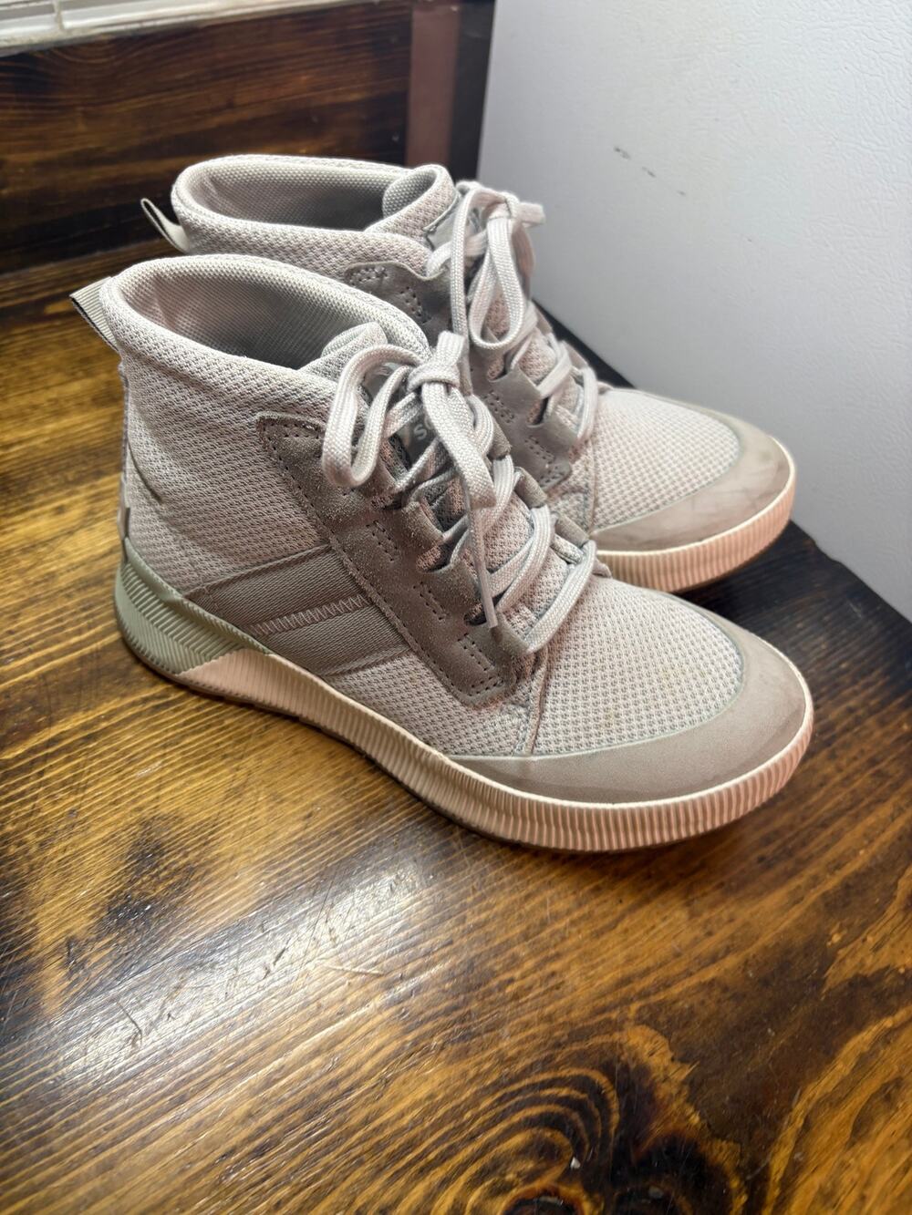 Sorel Gray Boots Size 6.5‎